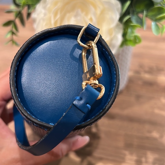 Louis Vuitton Blue Epi Leather Mini Soufflot Papillon Wristlet - Picture 7 of 17